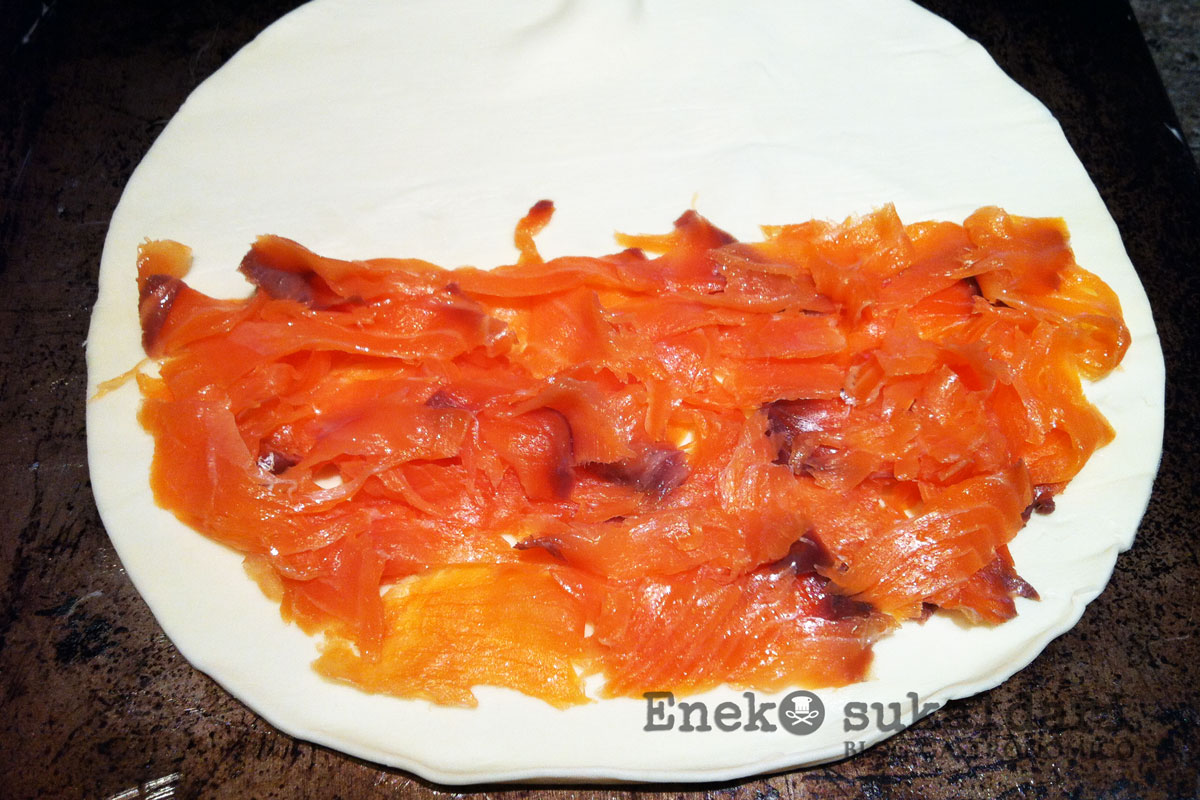 Empanada de salmón con cangrejos - Eneko sukaldari
