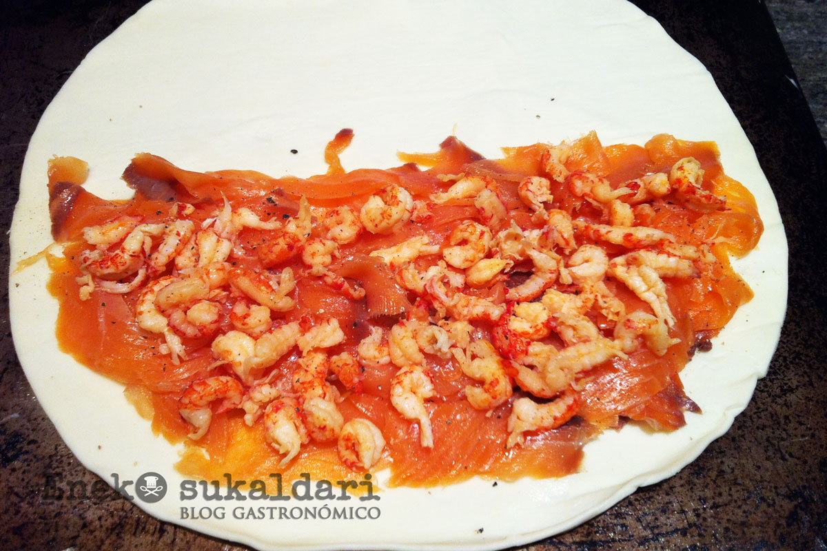 Empanada de salmón con cangrejos - Eneko sukaldari