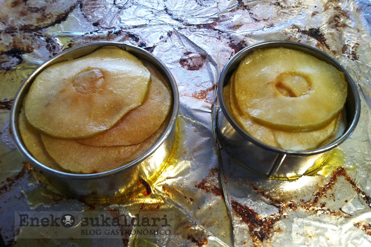 Milhojas de foie y manzana con Idiazabal y salsa de uvas al txakoli
