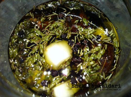 Tomates secos en aceite de oliva aromatizado
